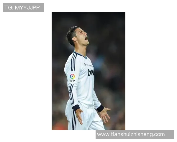 克罗地亚足球明星C罗的辉煌历程与传奇瞬间回顾 克罗地亚足球明星C罗的辉煌历程与传奇瞬间回顾