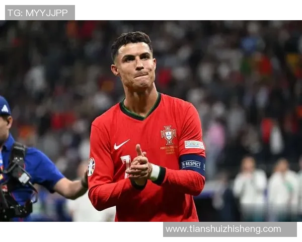 足球明星C罗精彩踢球瞬间视频集锦展现他的绝佳技术与风采