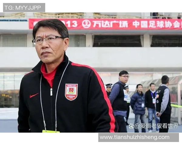 足球明星学霸的学历揭秘:从绿茵场到学术殿堂的双重辉煌