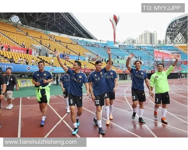 香港足球明星队在榕江展开友谊赛展现足球魅力与团队精神