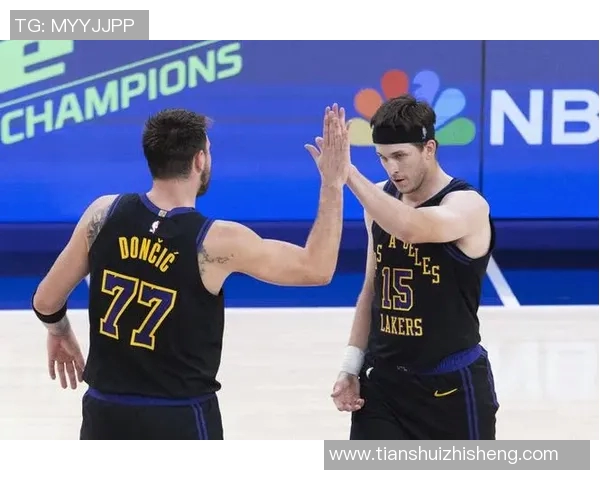 篮球明星奥斯汀的崛起之路与他对年轻球员的影响力探讨