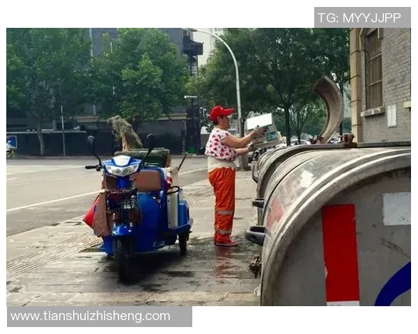 致敬足球教练的辛勤付出与卓越贡献颁奖词